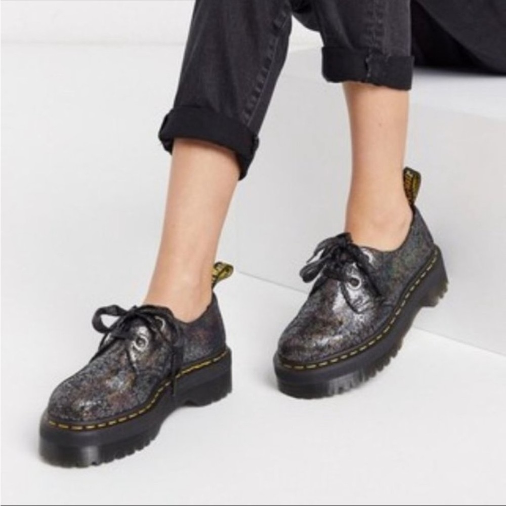 Dr. Martens size 9 Iridescent Gunmetal Crackle Platform Oxford